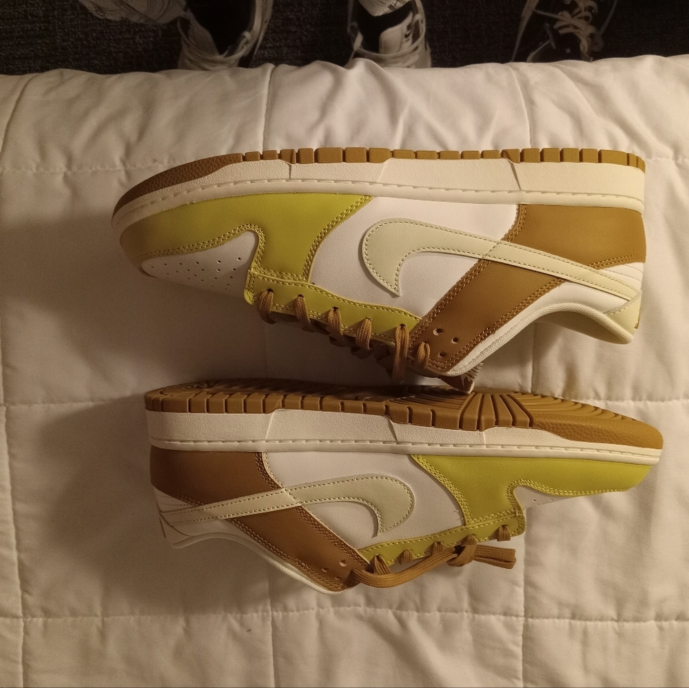 Nike Dunk Low Retro - Picture 2 of 6